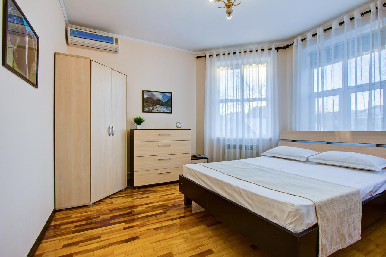 Хостел Centre Бишкек Экстерьер фото