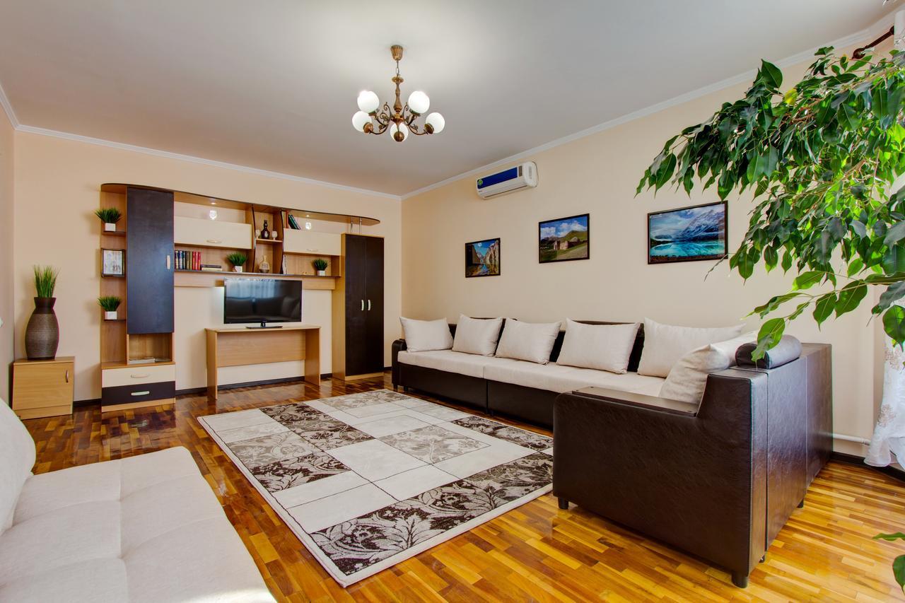 Хостел Centre Бишкек Экстерьер фото