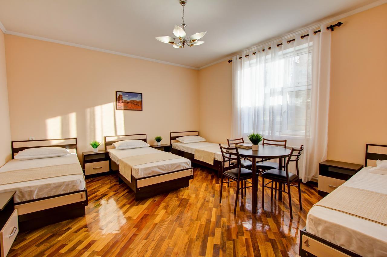 Хостел Centre Бишкек Экстерьер фото